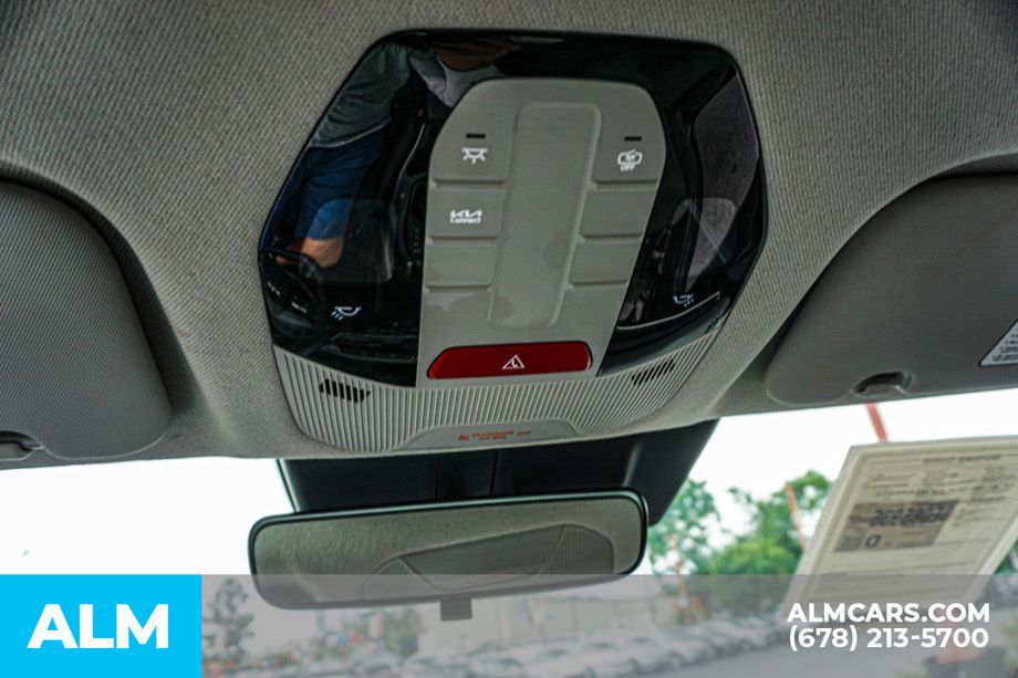 Used 2025 Black Kia LXS image 33