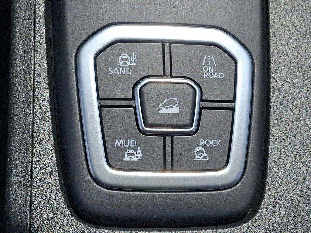 2026 Nissan Frontier — photo 16
