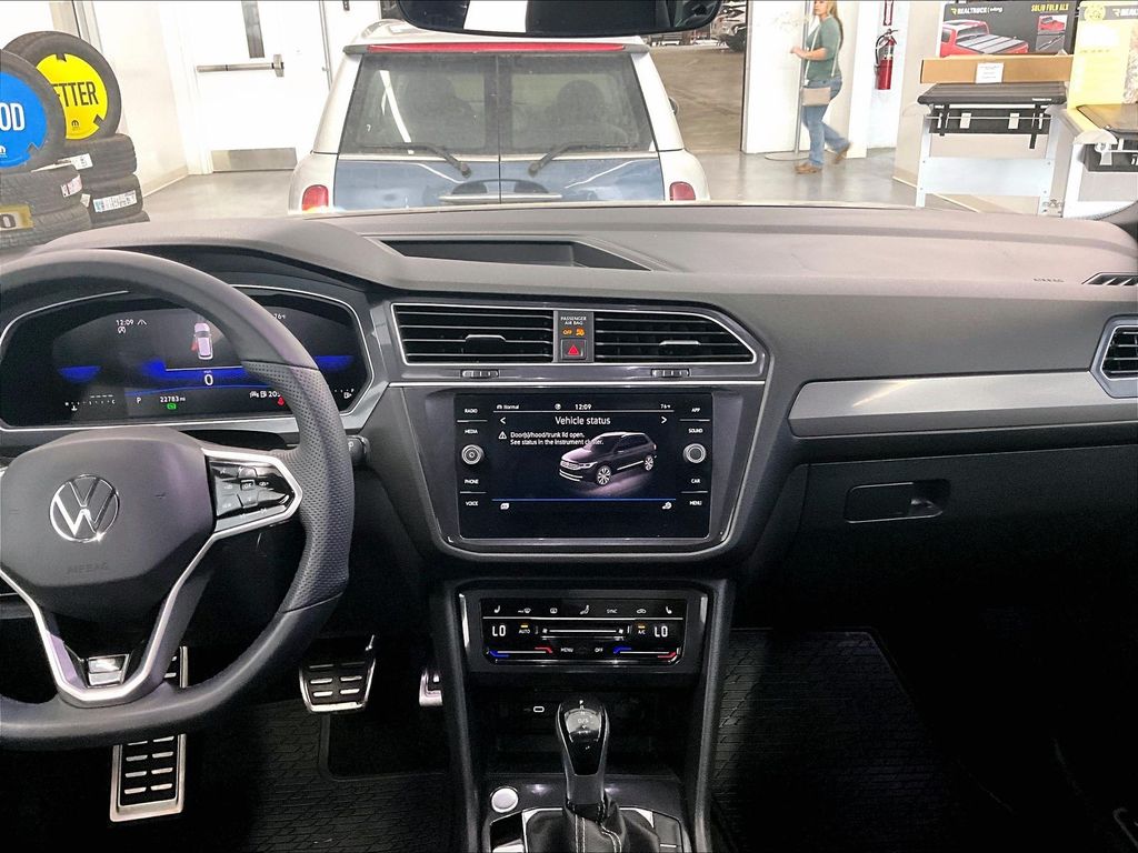 2024 Volkswagen Tiguan — photo 18