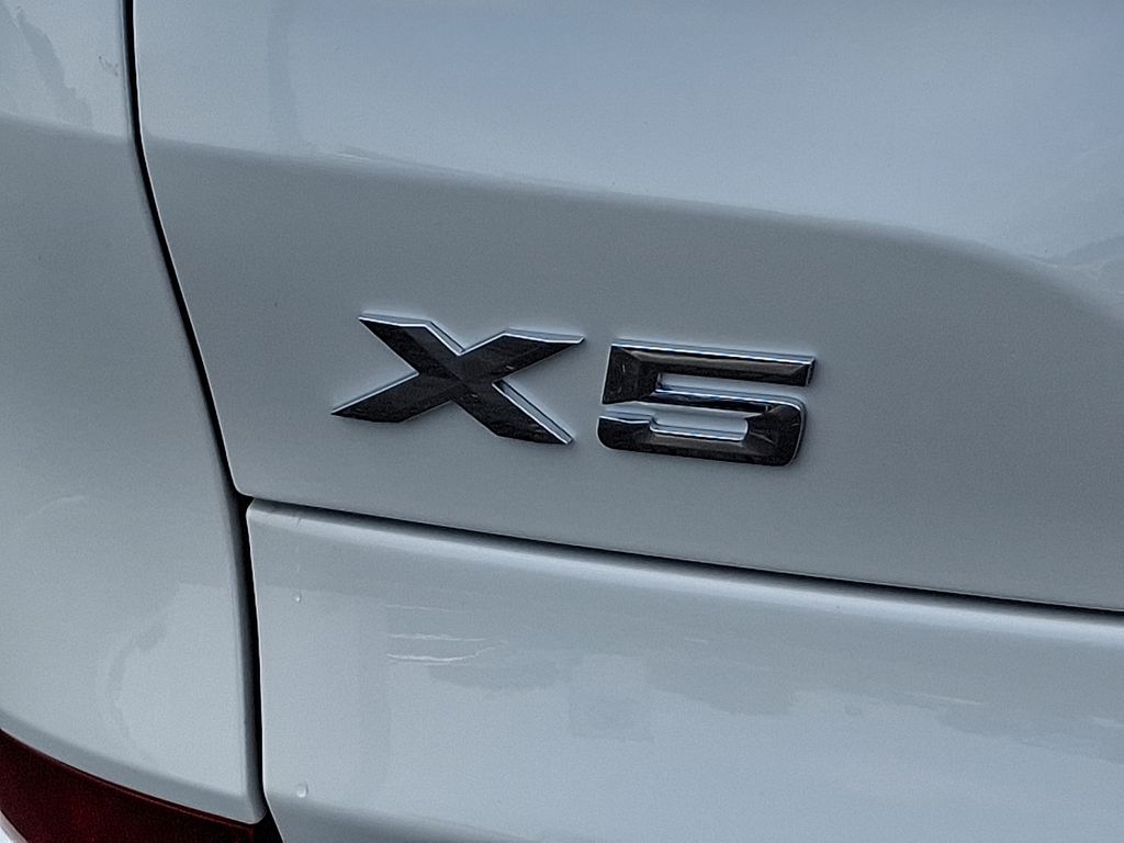 Thumbnail: 2026 BMW X5 - 11