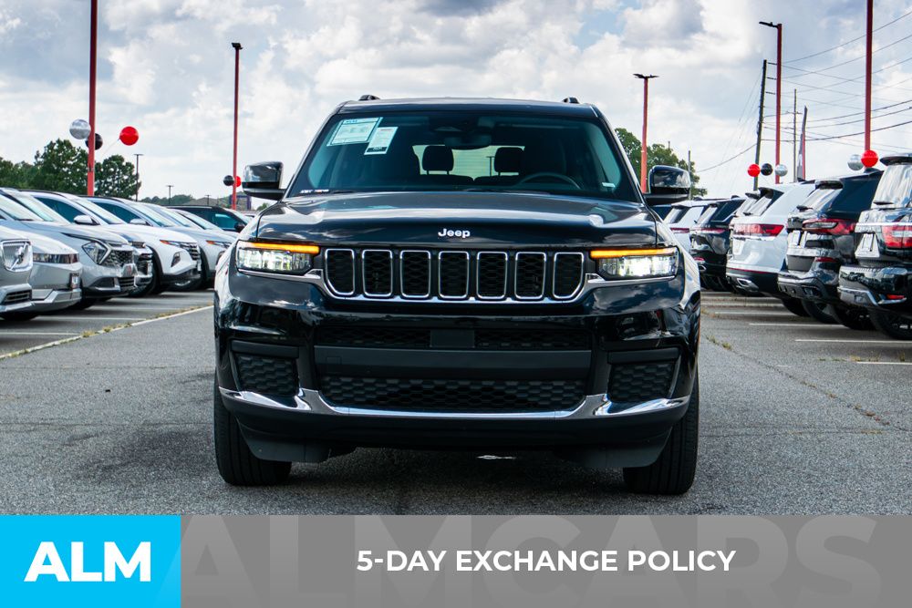 2023 Jeep Grand Cherokee Laredo photo 2