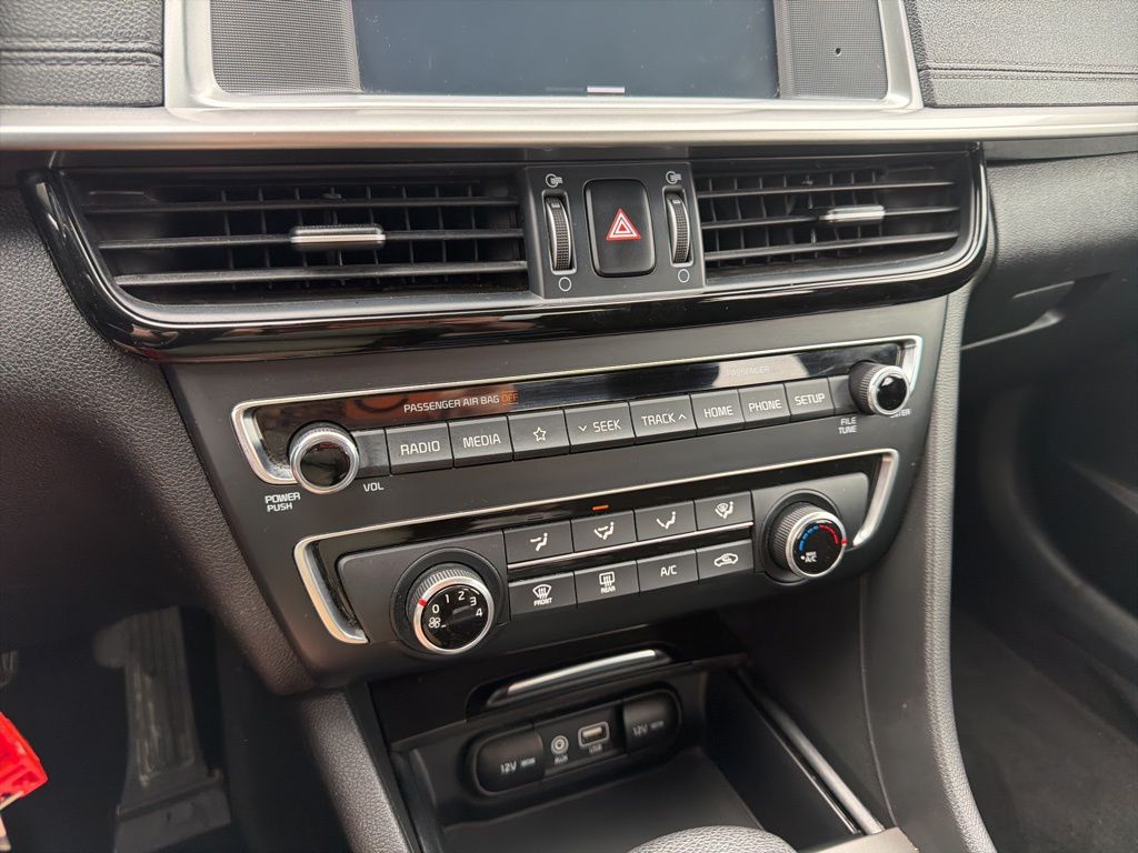 Thumbnail: 2020 Kia Optima - 31