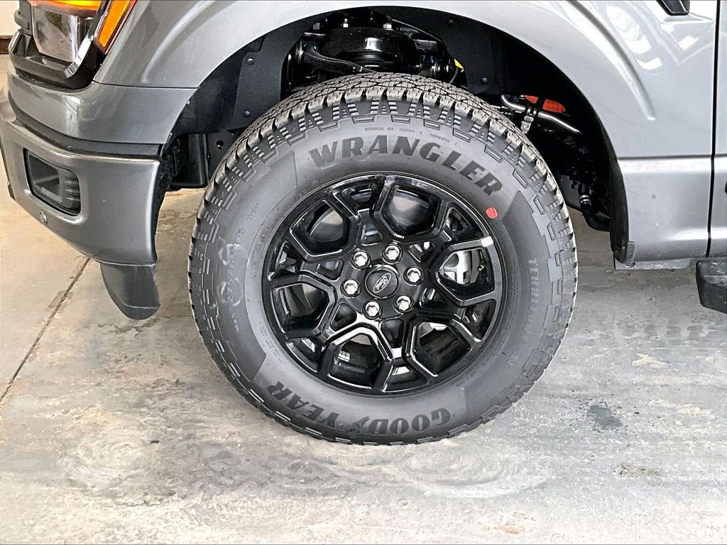 2026 Ford F-150 — photo 8