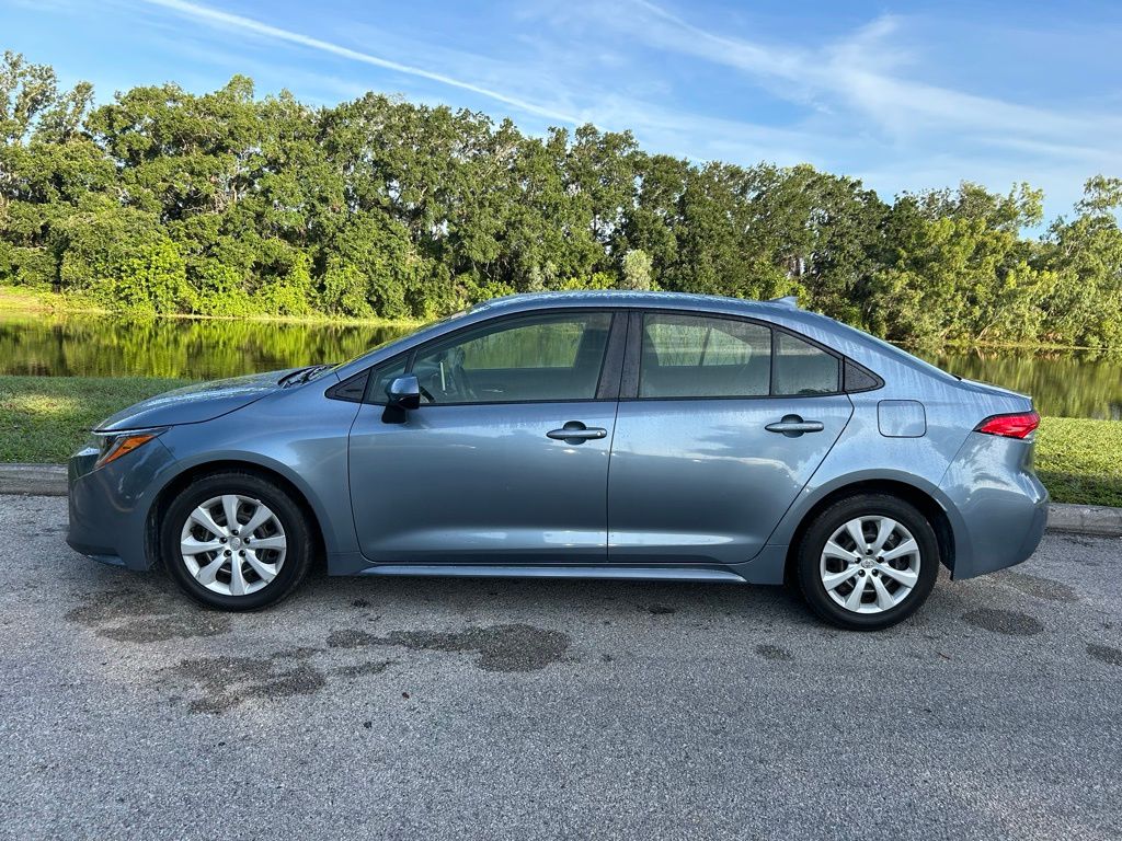 2021 Toyota Corolla LE 2