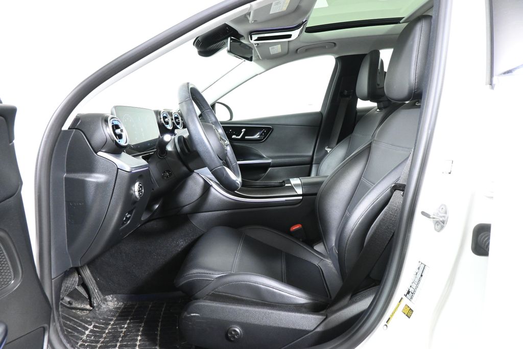 Thumbnail: 2023 Mercedes-Benz C-Class - 3