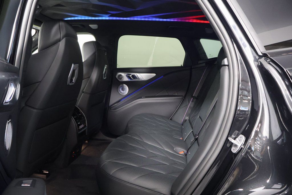 Thumbnail: 2026 BMW XM - 6