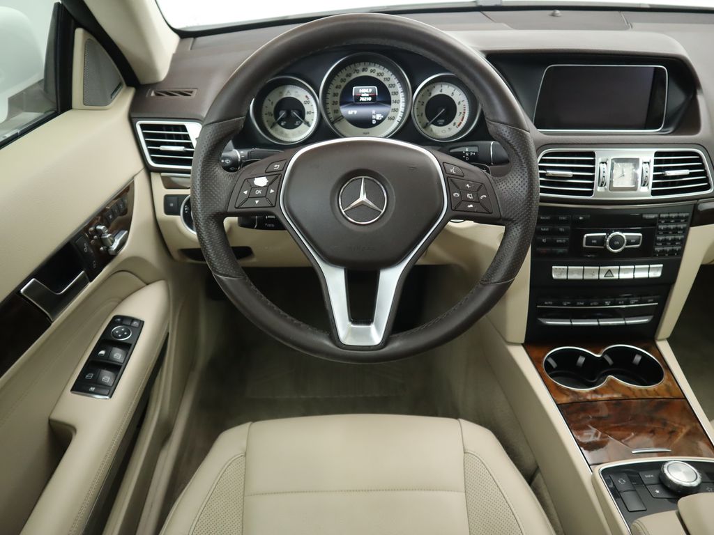 Thumbnail: 2014 Mercedes-Benz E-Class - 10