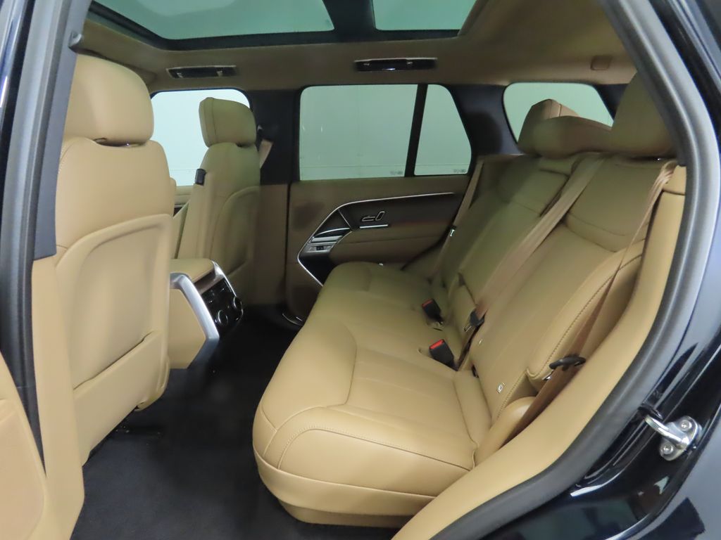 Thumbnail: 2025 Land Rover Range Rover - 23