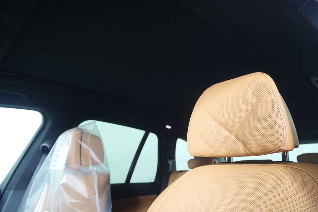 Thumbnail: 2026 BMW X5 - 11