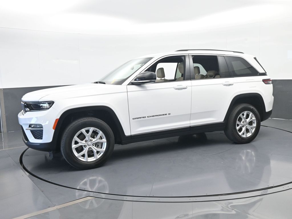 Used 2023 Bright White Clearcoat Jeep Limited image 2