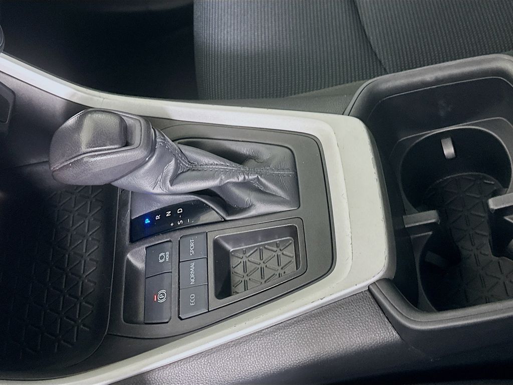 Thumbnail: 2023 Toyota RAV4 - 17