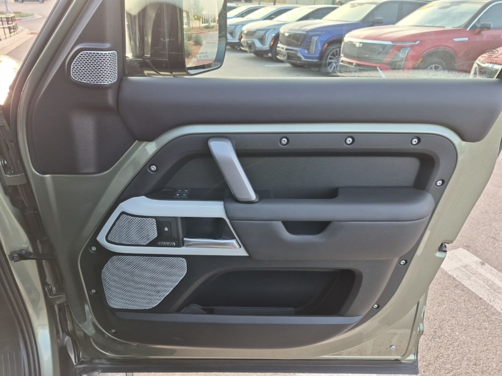 Used Car 2024 Land Rover Defender 130  X-dynamic Se For Sale Under $60,000 In Austin, Texas