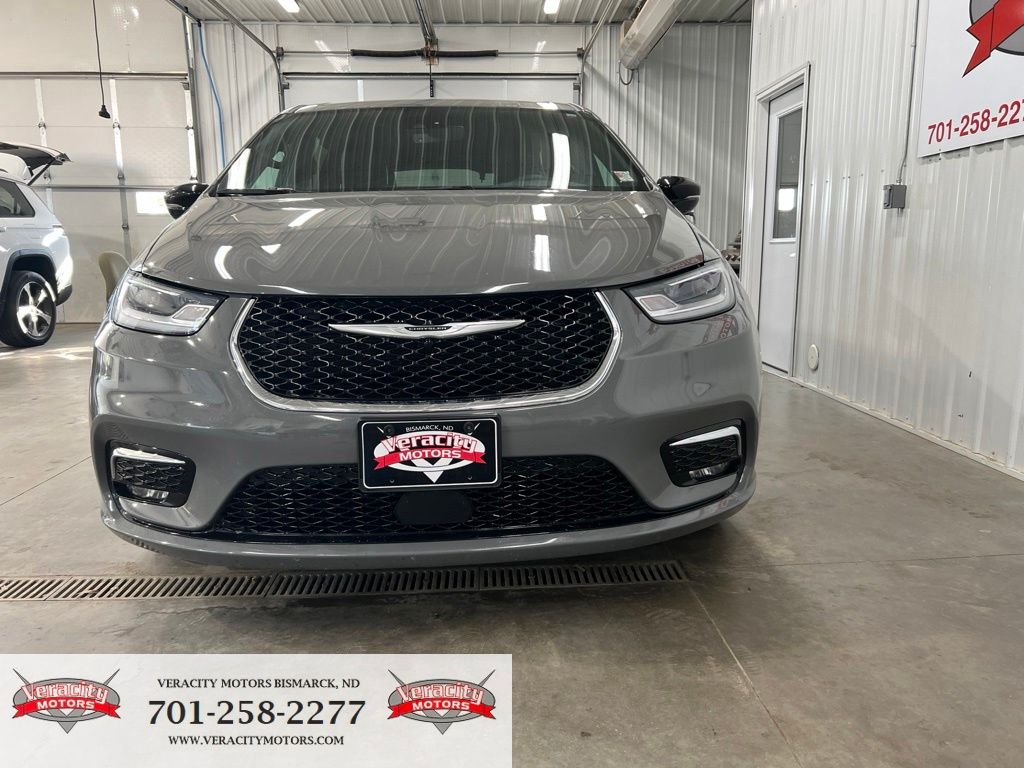 2025 Chrysler Pacifica Select FWD