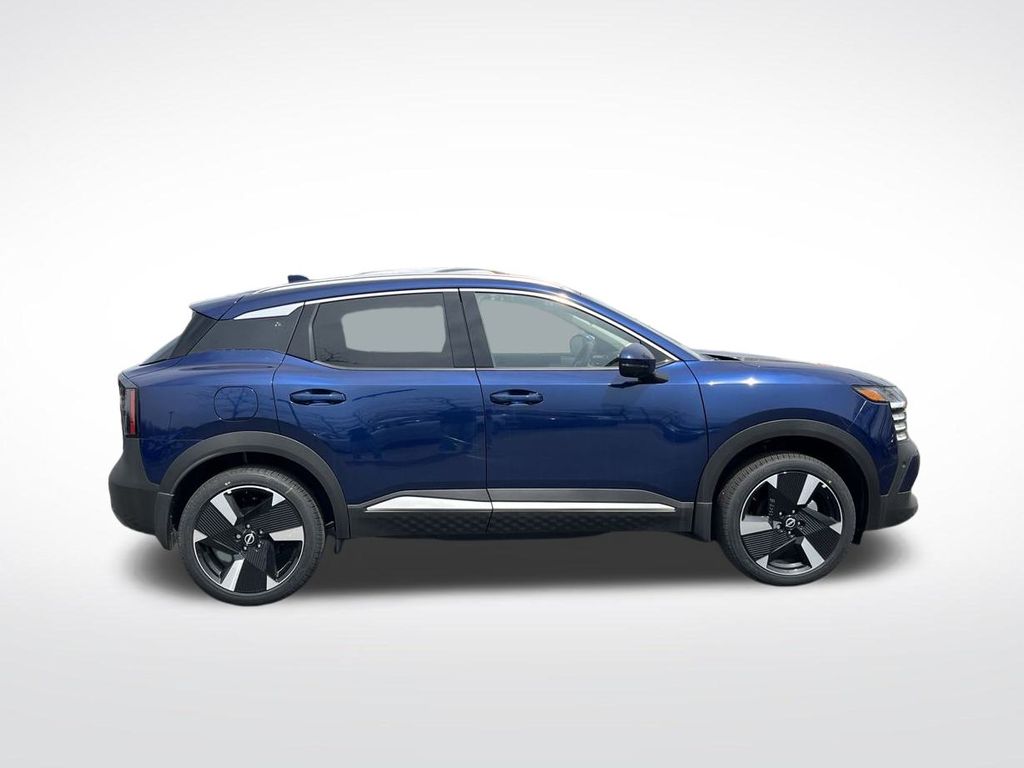 2025 Nissan Kicks SR photo