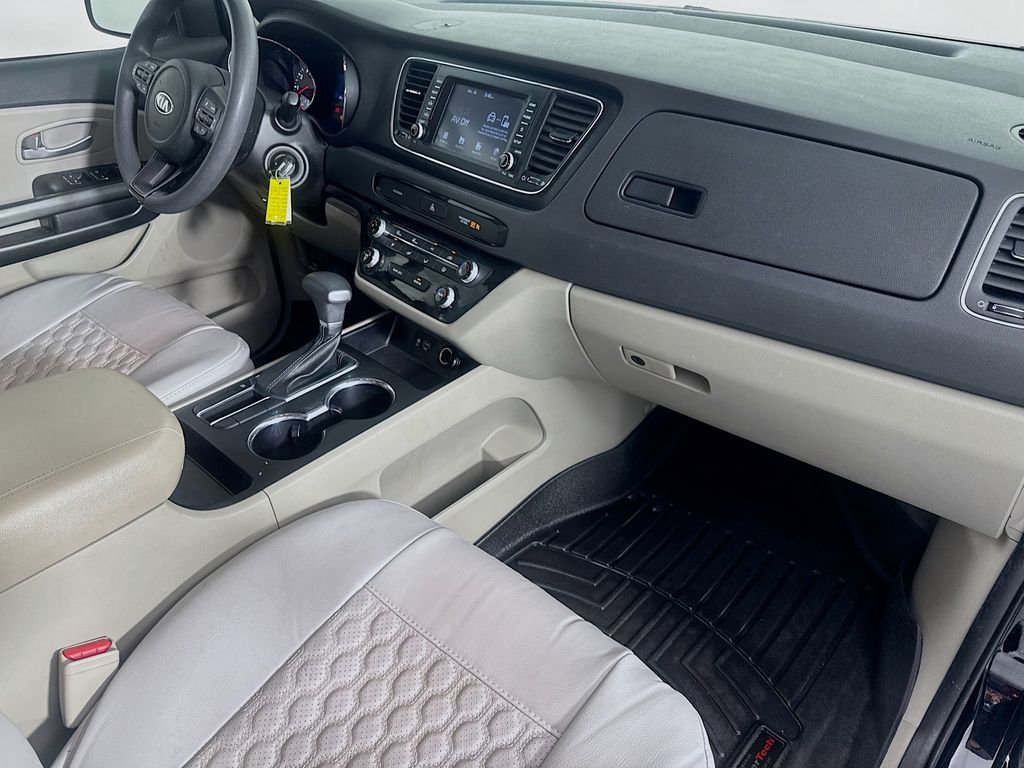 Used Car 2020 Kia Sedona  Lx For Sale Under $20,000 In Austin, Texas