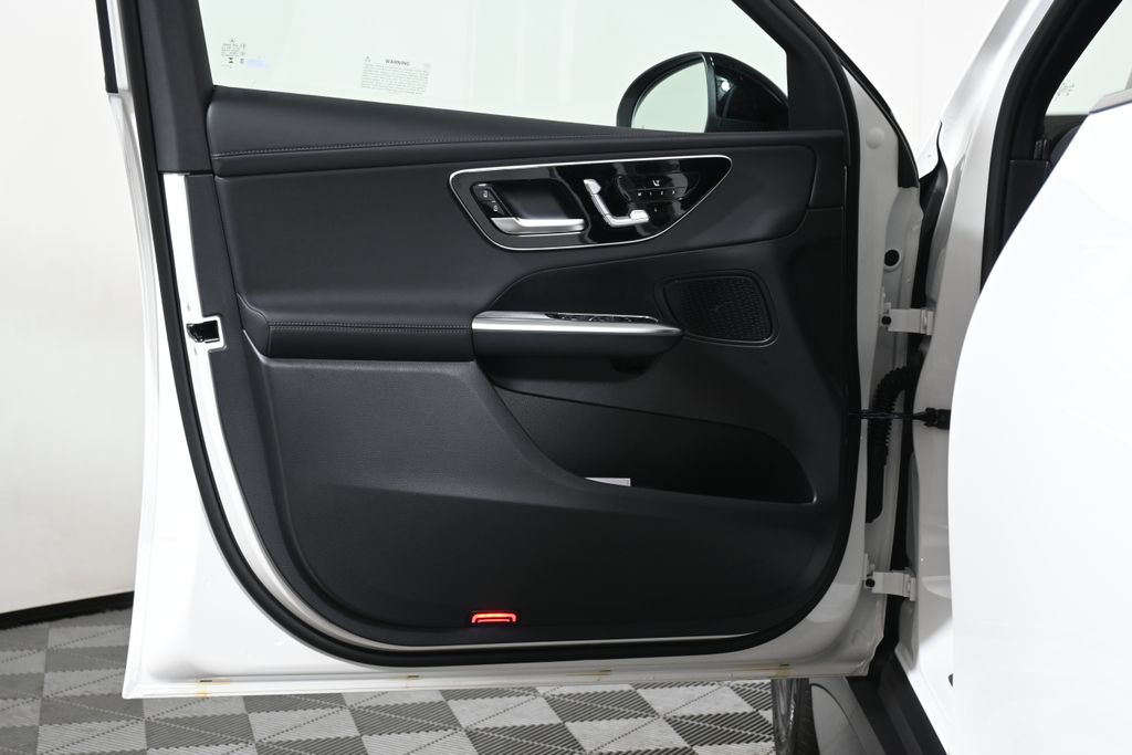 Thumbnail: 2026 Mercedes-Benz GLC - 23