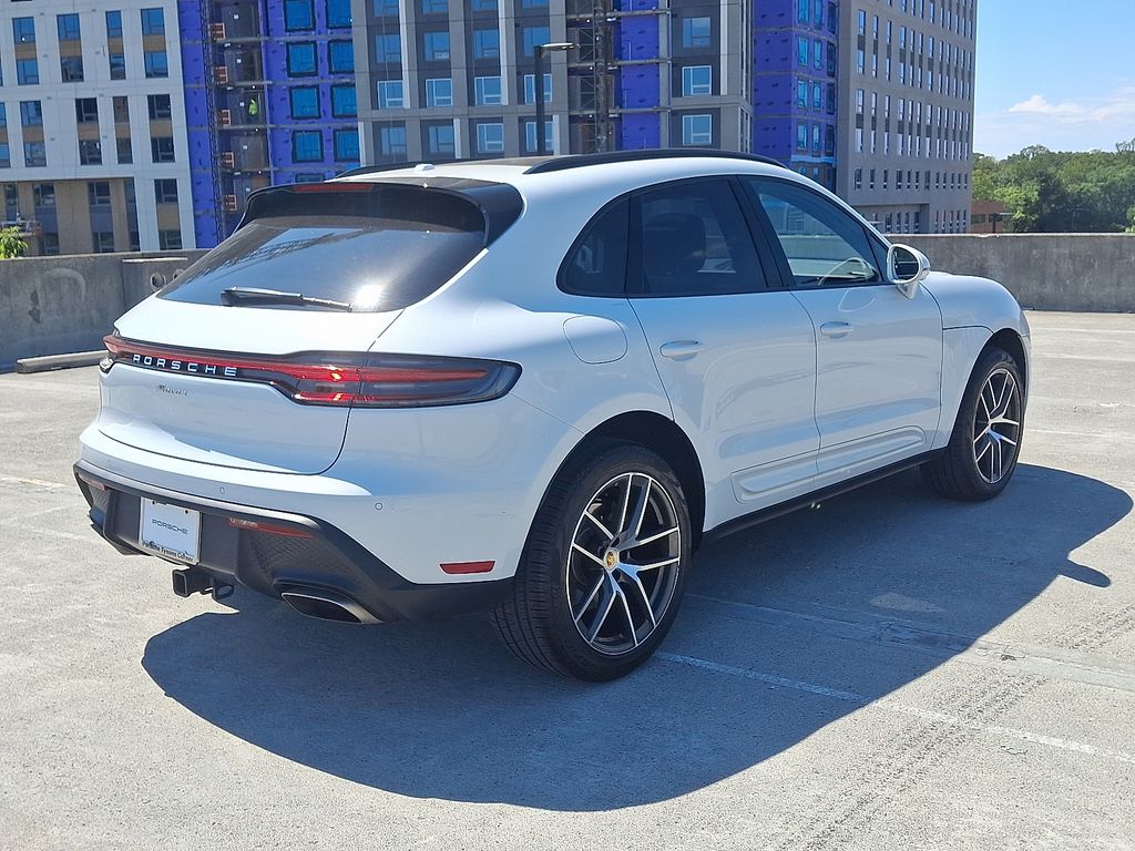 Thumbnail: 2025 Porsche Macan - 8