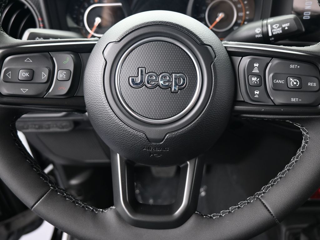 New 2026 Black Clearcoat Jeep Rubicon image 24
