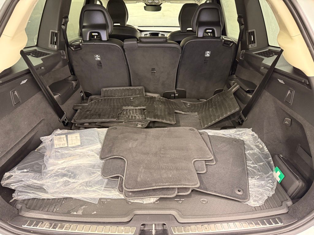 Thumbnail: 2024 Volvo XC90 - 23