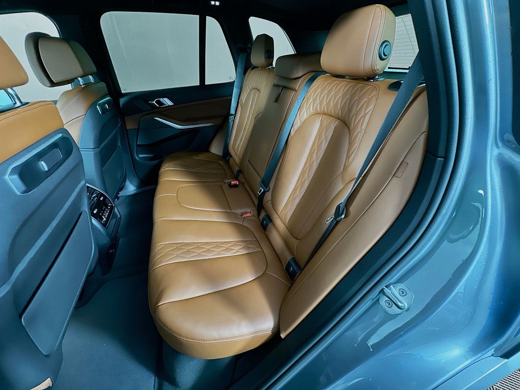 Thumbnail: 2026 BMW X5 - 17