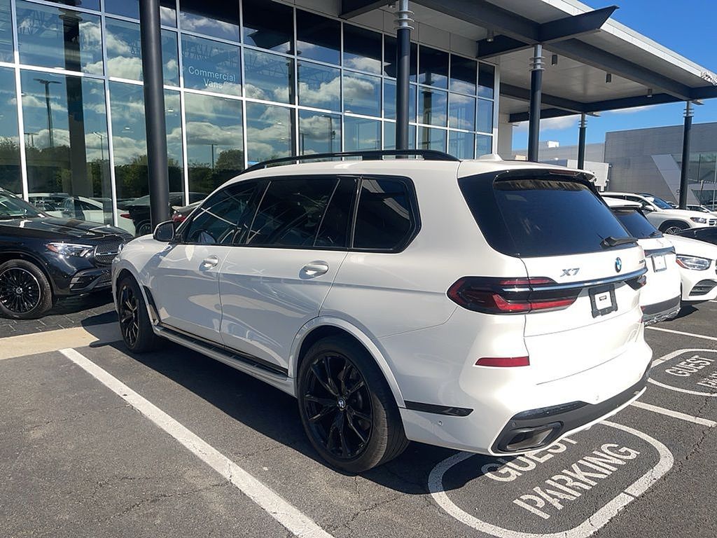 2023 BMW X7 xDrive40i 2
