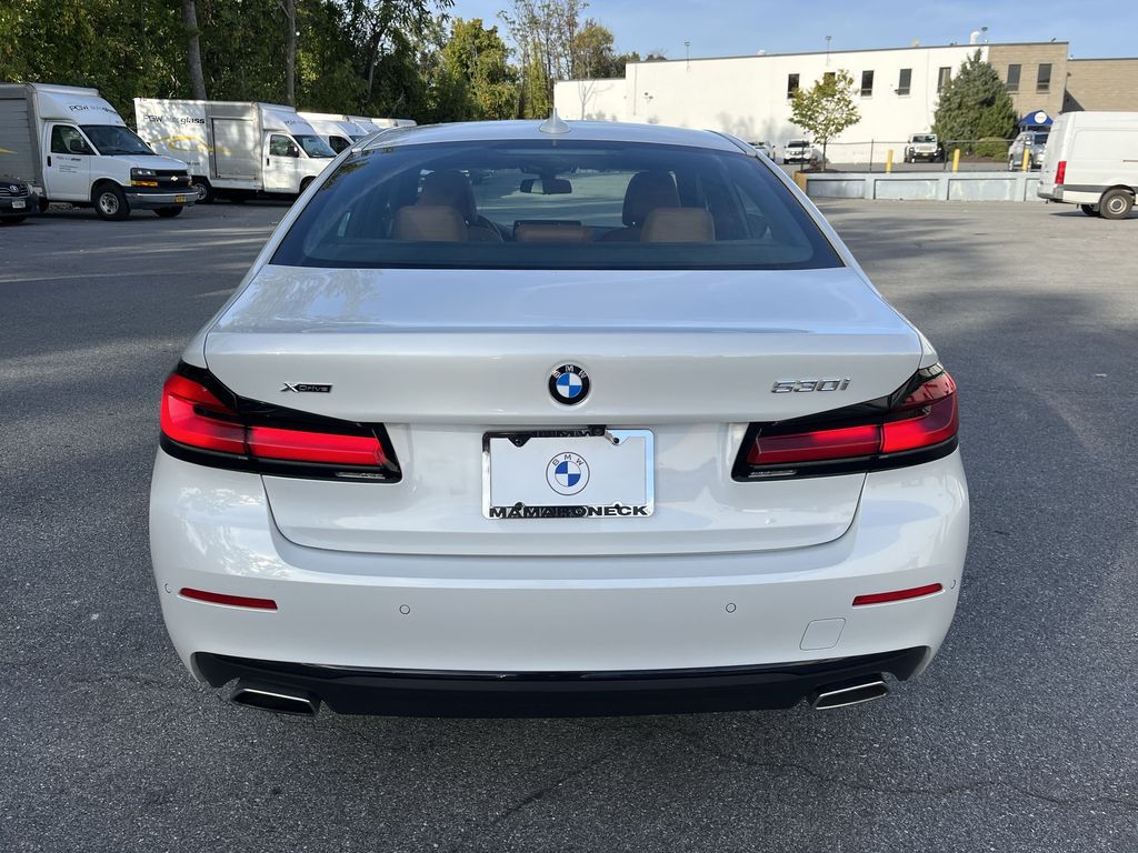 Thumbnail: 2022 BMW 5 Series - 24