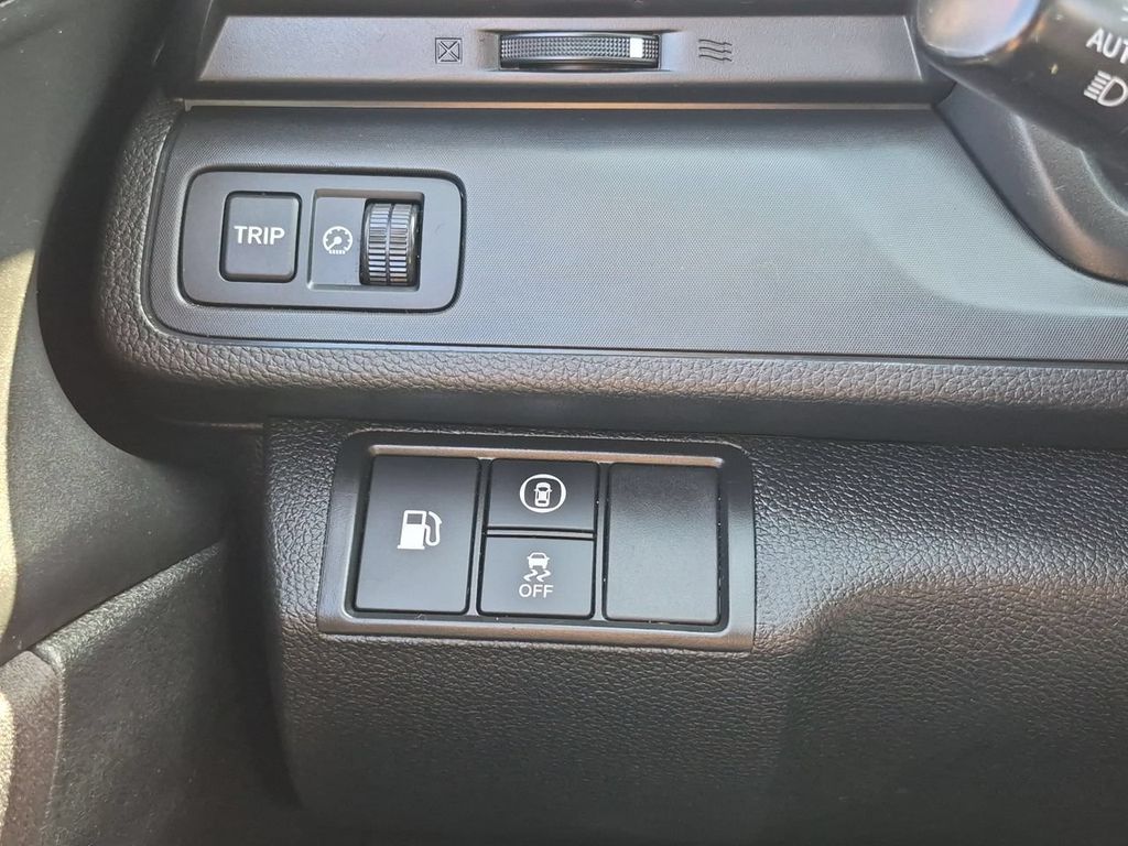 Used 2019  Honda LX image 18