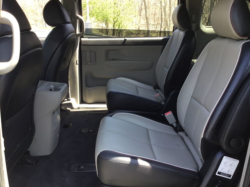 Thumbnail: 2019 Kia Sedona - 16