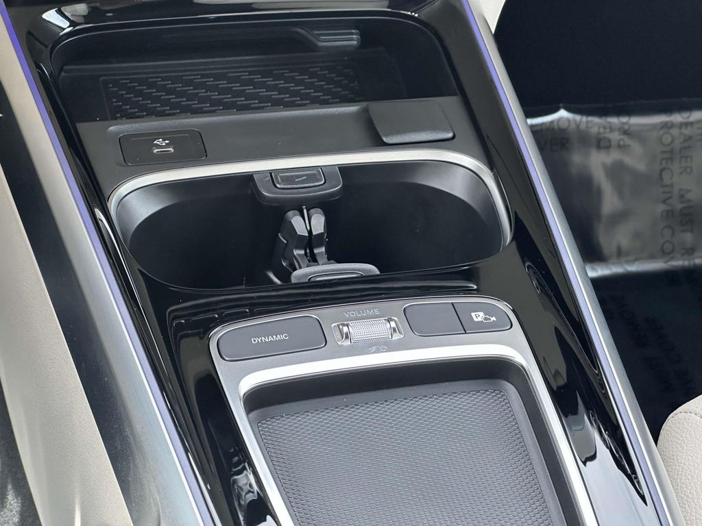 2025 Mercedes-Benz GLB 250 19