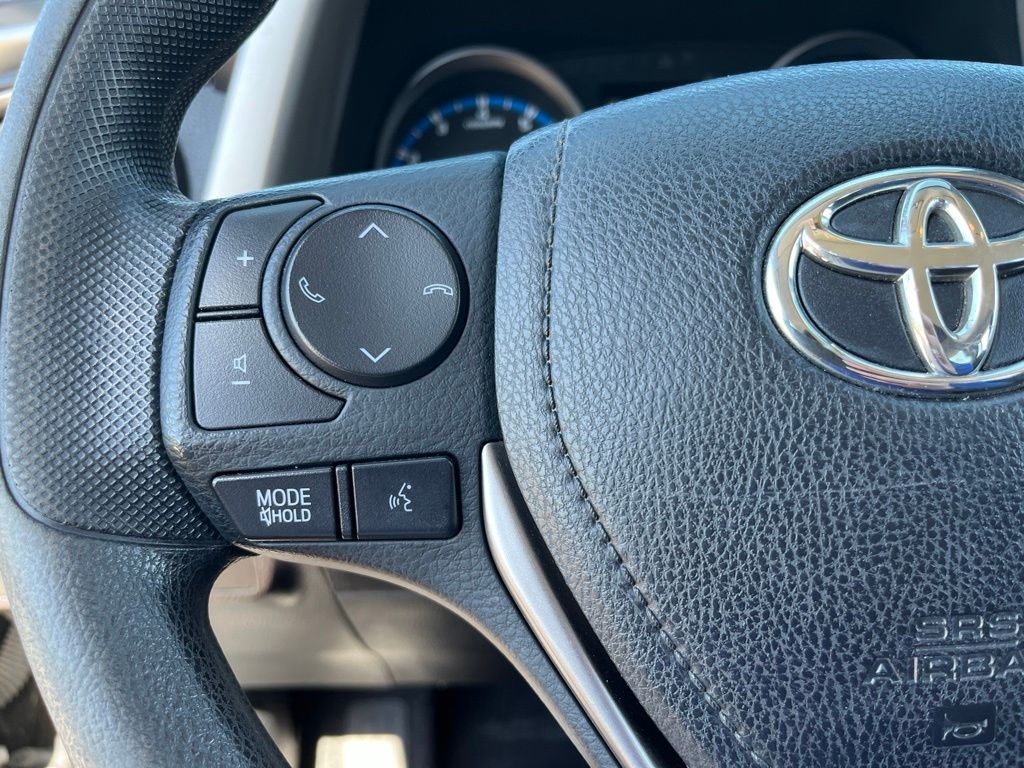 Thumbnail: 2018 Toyota RAV4 - 19