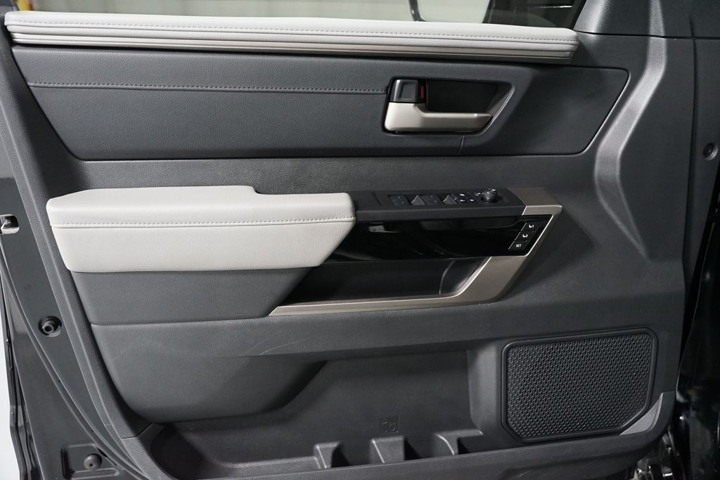 Thumbnail: 2024 Toyota Tundra - 31