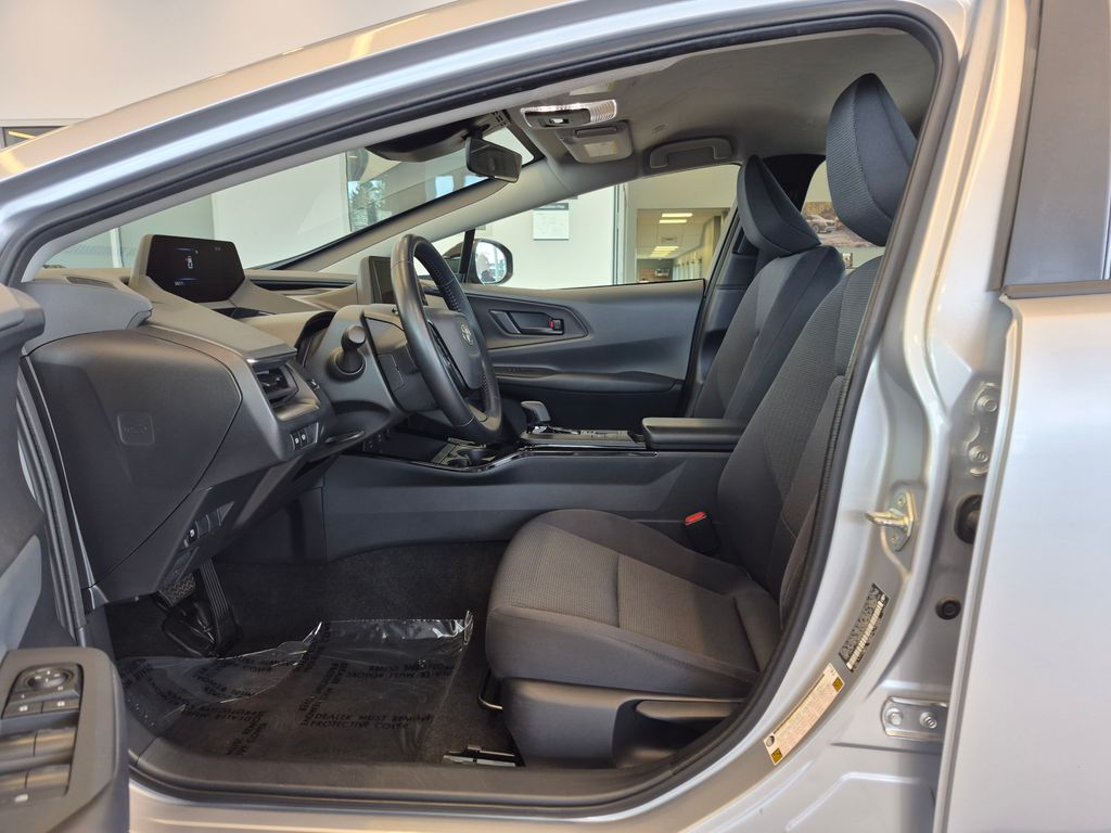 2025 Toyota Prius LE