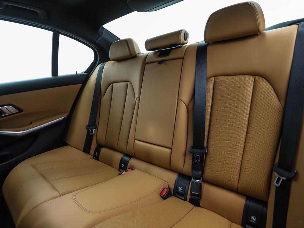 Thumbnail: 2023 BMW 3 Series - 23