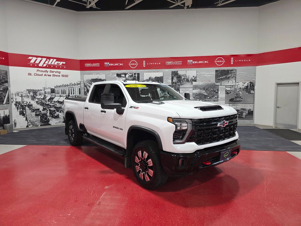 Summit White 2024 Chevrolet Silverado 2500HD Pickup Truck Four-Wheel Drive Automatic