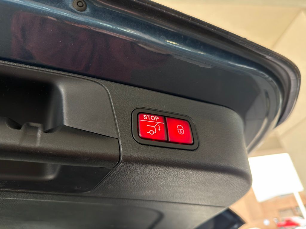 Thumbnail: 2023 Mercedes-Benz GLB - 22