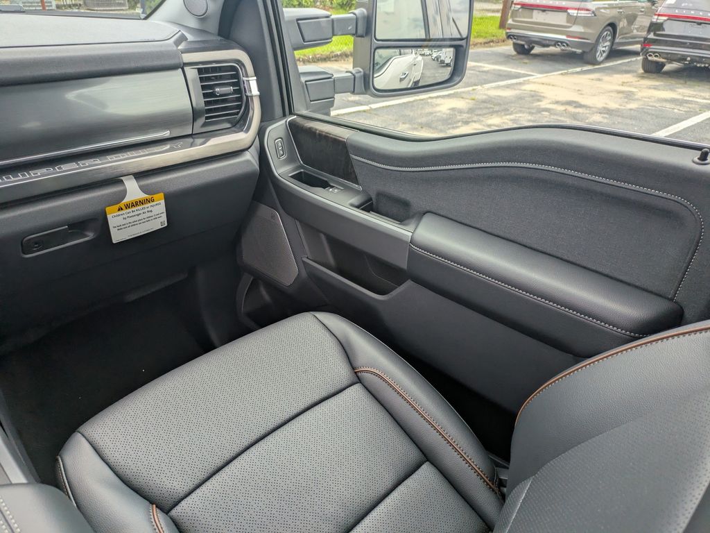2026 Ford F-350 Super Duty LARIAT