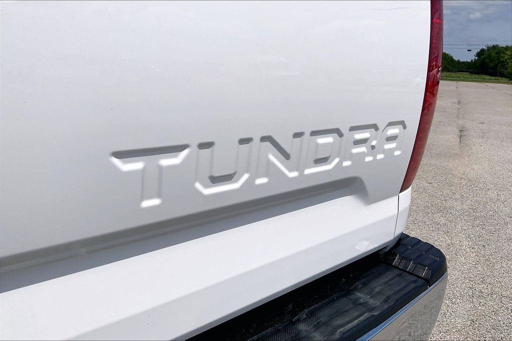 Used 2015 Toyota Tundra Limited 4D CrewMax