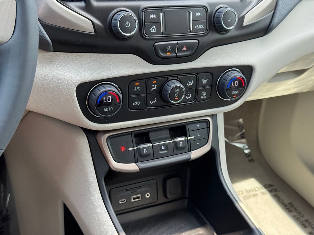 2023 GMC Terrain Denali White Frost - Jim Hudson Acura - Image 35