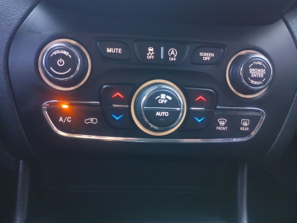 Used Car 2021 Jeep Cherokee  Limited For Sale Under $20,000 In Austin, Texas