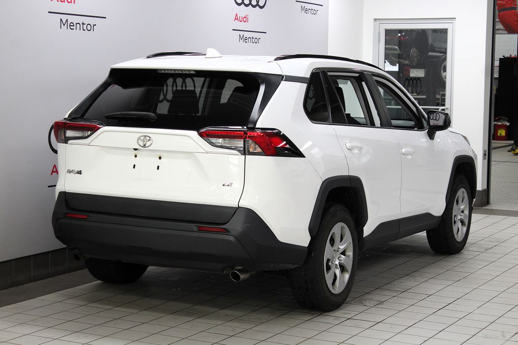 Thumbnail: 2019 Toyota RAV4 - 6
