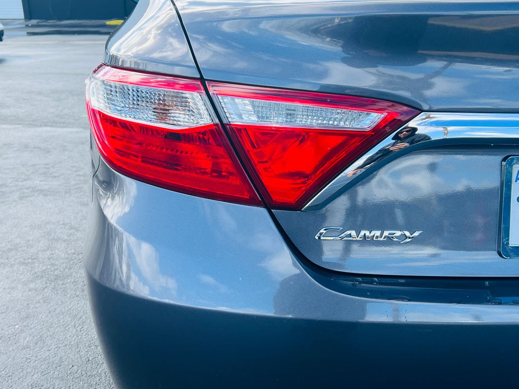 Thumbnail: 2017 Toyota Camry - 11