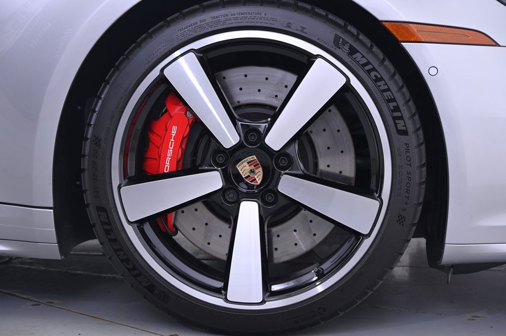 Thumbnail: 2025 Porsche 911 - 14