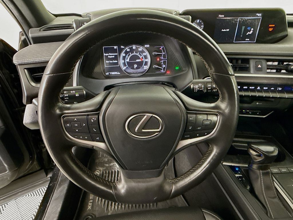 Thumbnail: 2020 Lexus UX - 11