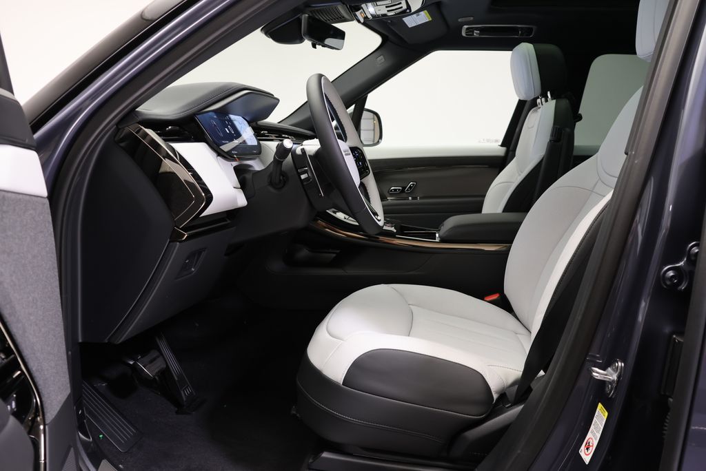 Thumbnail: 2026 Land Rover Range Rover Sport - 29