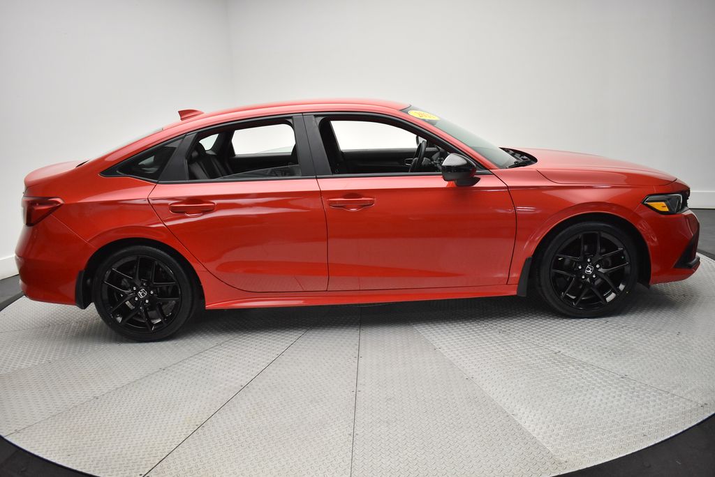 View vehicle photo 4