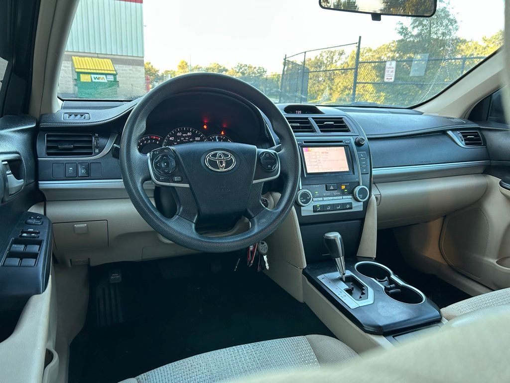 Thumbnail: 2013 Toyota Camry - 12