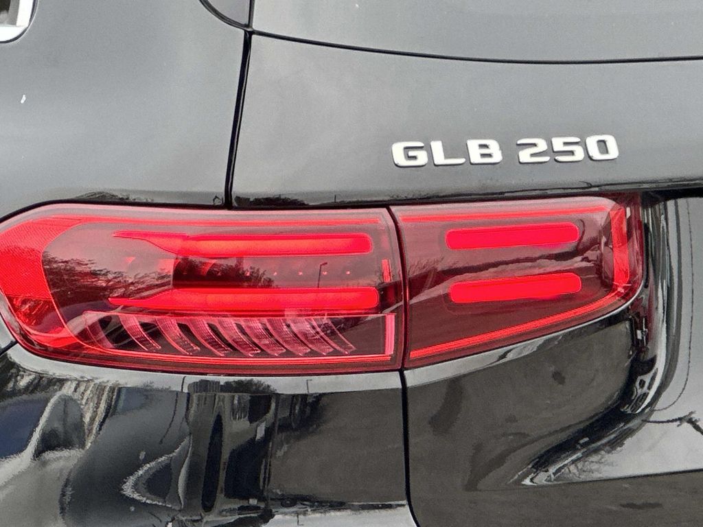 Thumbnail: 2025 Mercedes-Benz GLB - 12
