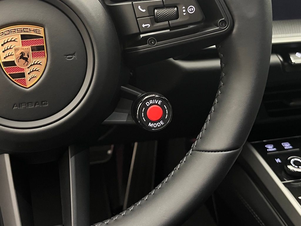 Thumbnail: 2025 Porsche 911 - 16