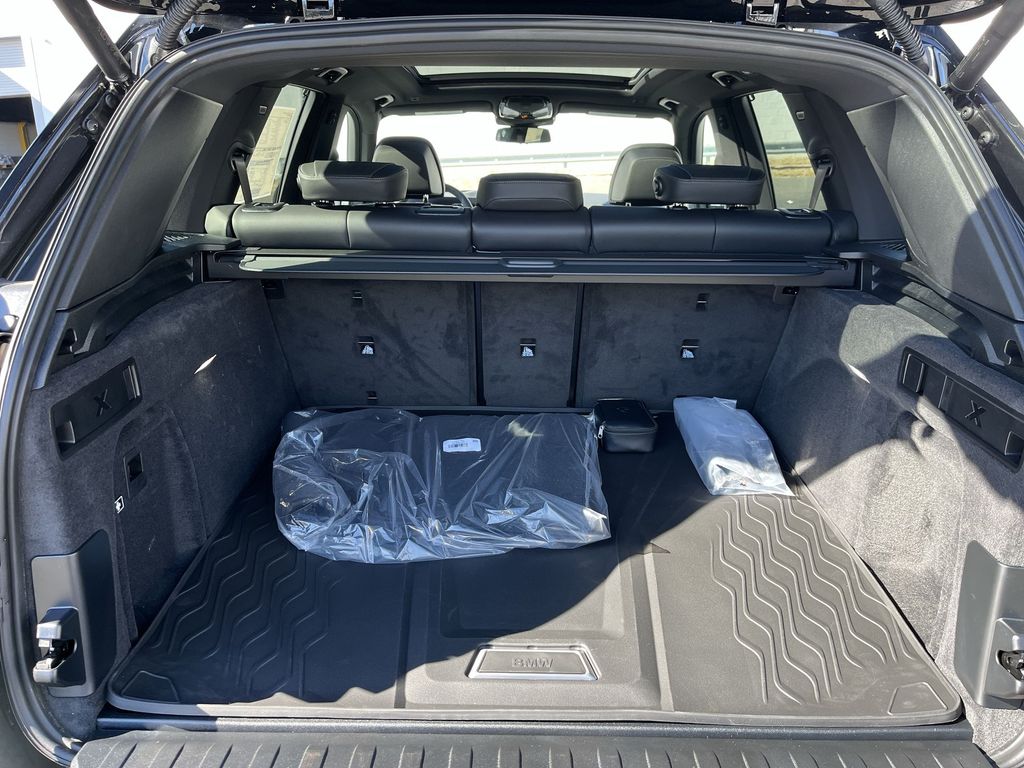 Thumbnail: 2026 BMW X5 - 24
