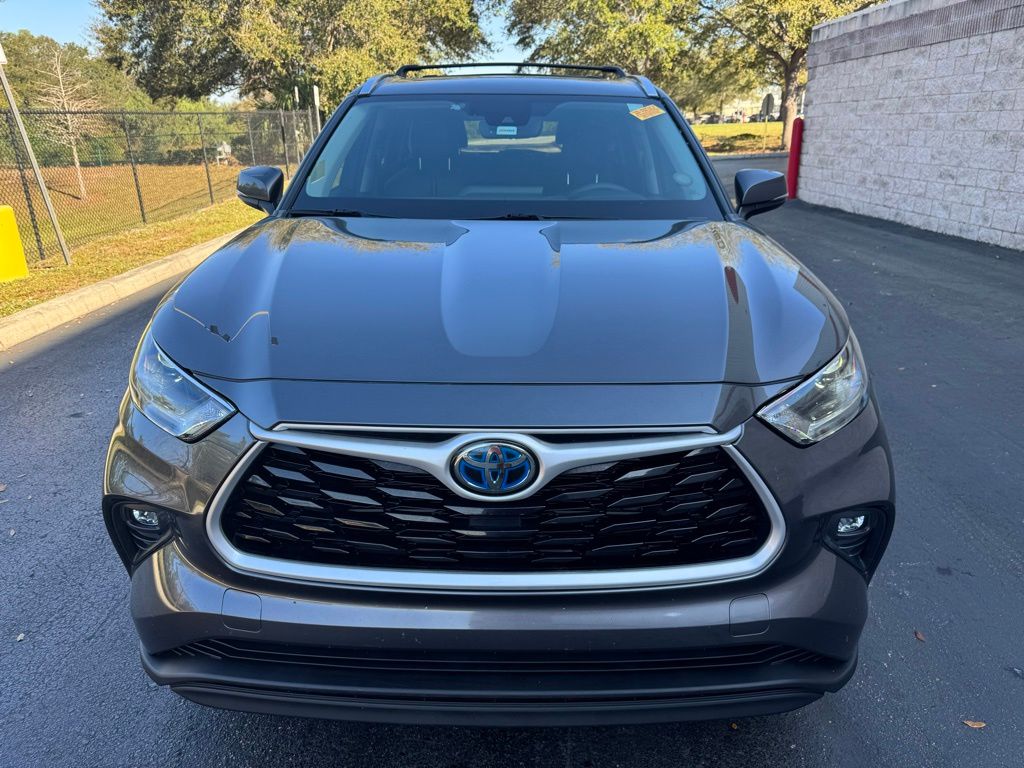 2021 Toyota Highlander XLE 8